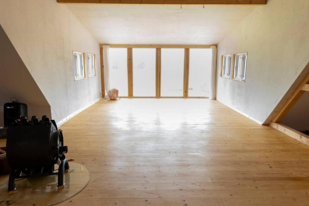Heimaey, Ljosheimar Appartement Passee Buitenkant foto